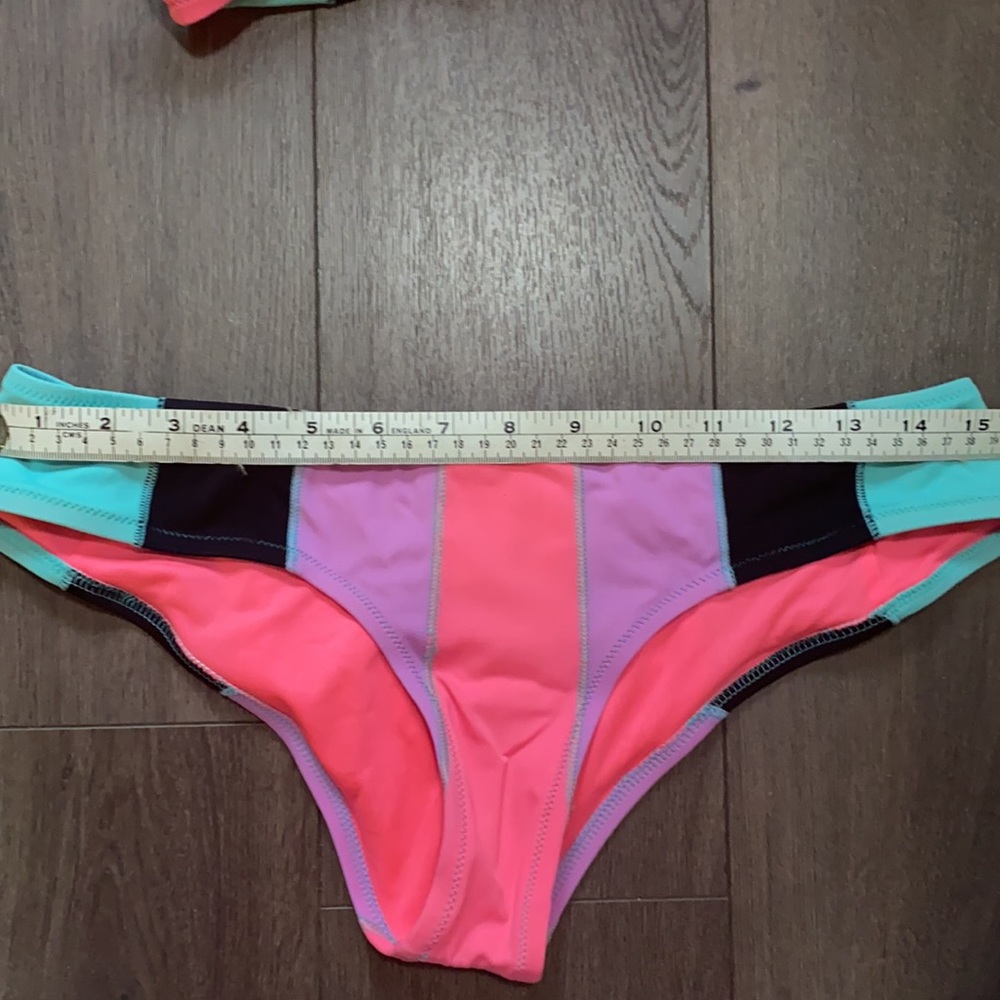 Victoria Secret Bikini - Picture 5 of 6